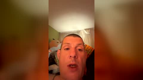 Snapshot of andrewmkespo chatting on July 20, 1:42 am andrewmkespo online show from July 20, 1:42 am