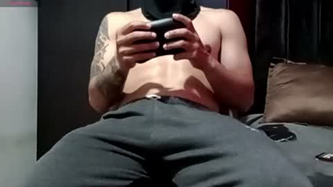 Snapshot of androdd666 chatting on August 3, 2:33 pm androd666 online show from August 3, 2:33 pm