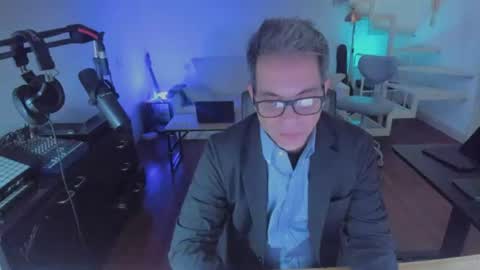 Andrew online show from July 19, 10:52 am