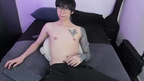 Snapshot of andy_bankai chatting on December 18, 7:42 pm twx Andy twink3 online show from December 18, 7:42 pm