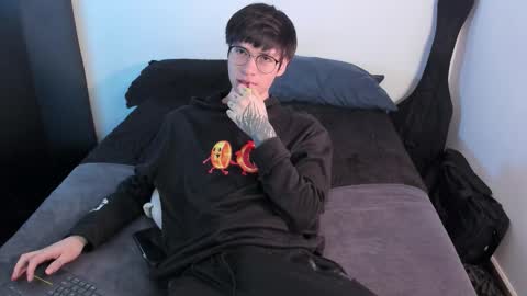 Snapshot of andy_bankai chatting on February 12, 4:40 am twx Andy twink3 online show from February 12, 4:40 am