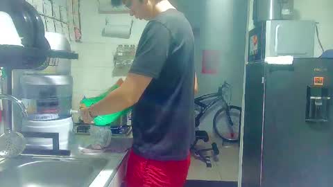 Snapshot of andy_gray01 chatting on February 4, 11:05 am Andy Gray online show from February 4, 11:05 am