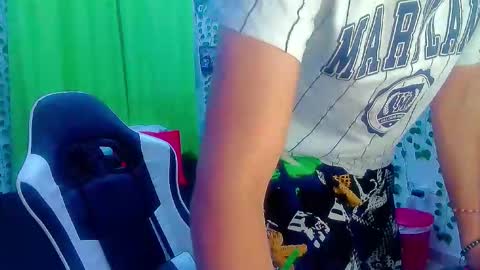 Snapshot of andy_gray01 chatting on February 12, 11:27 am Andy Gray online show from February 12, 11:27 am