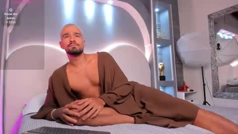 Snapshot of andy_legrand chatting on March 16, 12:20 pm andy_legrand online show from March 16, 12:20 pm