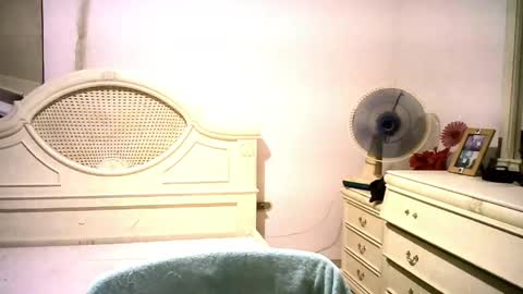 Andy Look online show from May 17, 1:36 am