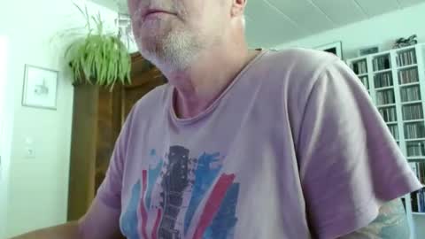 andyb1803 online show from April 28, 11:48 am