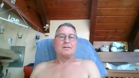 andybayern online show from July 18, 8:18 am