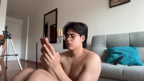 andyuwuu online show from May 15, 6:48 pm