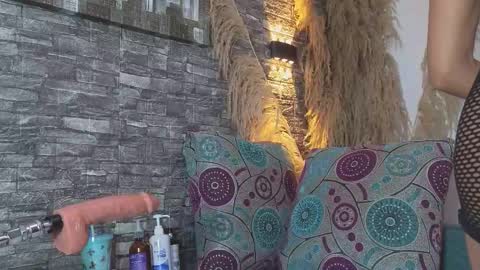 Anell online show from September 29, 3:22 am