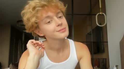 angel_andreww online show from May 13, 10:23 am