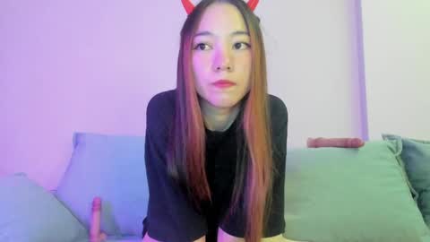 Luluu Chu  online show from May 30, 7:22 pm
