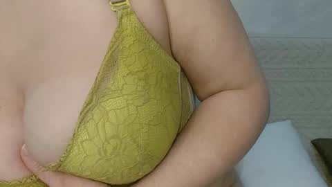 Snapshot of angel_coconut chatting on December 22, 6:10 am Angel coco online show from December 22, 6:10 am