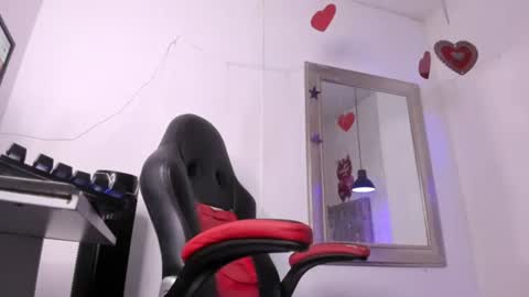 Snapshot of angel_hardy_dl chatting on June 11, 10:57 am angel hardy online show from June 11, 10:57 am