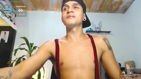 Snapshot of angel_latinboy chatting on January 15, 9:51 pm Angel online show from January 15, 9:51 pm