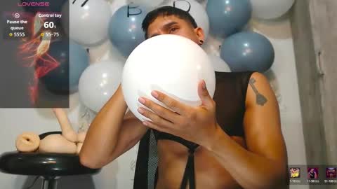 Snapshot of angel_latinboy chatting on March 4, 12:33 pm Angel online show from March 4, 12:33 pm
