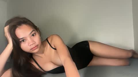 angel_petite07 online show from April 17, 11:41 pm