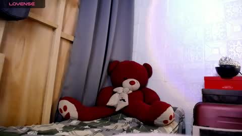 Snapshot of angel_sapphire chatting on February 25, 9:57 pm Angel Sapphire online show from February 25, 9:57 pm