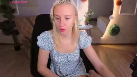 Snapshot of angel_tessa chatting on July 2, 2:01 pm Angelica online show from July 2, 2:01 pm