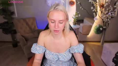 Snapshot of angel_tessa chatting on July 3, 2:07 am Angelica online show from July 3, 2:07 am