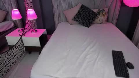 Snapshot of angel_zafiros chatting on February 15, 11:52 am Seortia Angel online show from February 15, 11:52 am