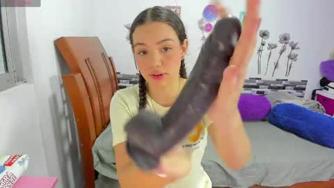 Snapshot of angela_hank2_ chatting on May 14, 12:17 am ANGELA online show from May 14, 12:17 am