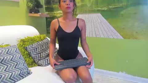 Snapshot of angela_rendon chatting on June 13, 11:08 am angela_rendon online show from June 13, 11:08 am