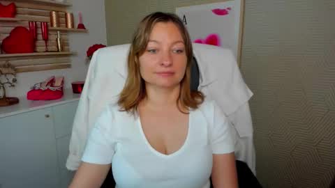 Angela online show from June 10, 5:39 am