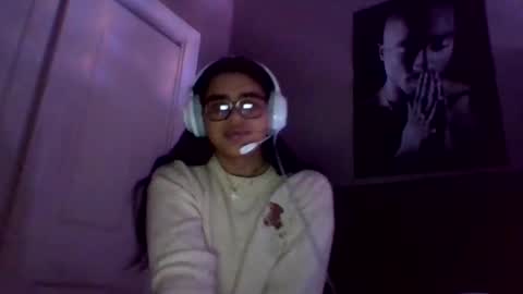 angelabvalle online show from March 5, 7:04 am