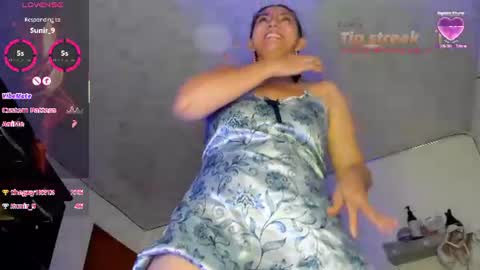 Snapshot of angelblue972344 chatting on August 6, 12:56 am angel online show from August 6, 12:56 am