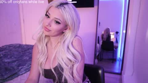 angelcookie online show from March 28, 6:02 am