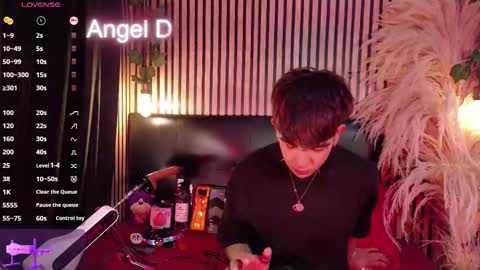 Snapshot of angeldustt_19 chatting on March 1, 3:19 am Angel dust online show from March 1, 3:19 am