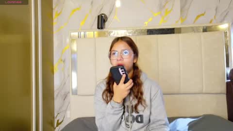 Snapshot of angeles_azul chatting on April 21, 5:17 pm angel online show from April 21, 5:17 pm