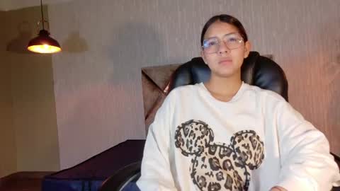 Snapshot of angeles_azul chatting on June 30, 12:17 pm angel online show from June 30, 12:17 pm