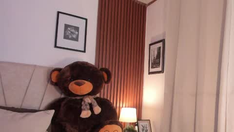 Carolina online show from April 9, 1:49 am