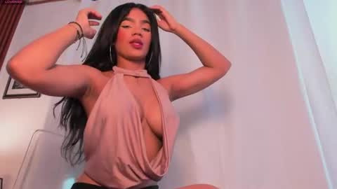 Snapshot of angeli_sexi chatting on June 13, 12:41 am Carolina online show from June 13, 12:41 am