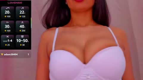 Snapshot of angelica_hot19 chatting on July 4, 1:39 pm angelica_hot19 online show from July 4, 1:39 pm