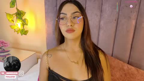 Snapshot of angelicaa_garcia chatting on April 10, 12:21 pm angelicaa_garcia online show from April 10, 12:21 pm