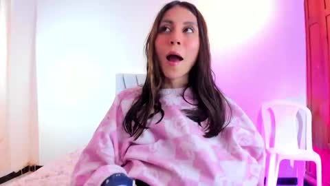 Snapshot of angeliitaa_ chatting on March 4, 1:50 pm Angela online show from March 4, 1:50 pm