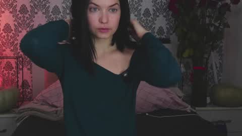 Snapshot of angelika_rouge chatting on December 19, 7:48 am Angelika Rouge online show from December 19, 7:48 am