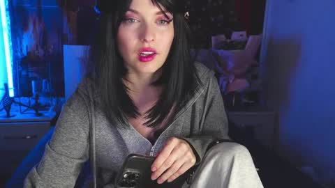 Snapshot of angelika_rouge chatting on January 8, 4:42 pm Angelika Rouge online show from January 8, 4:42 pm