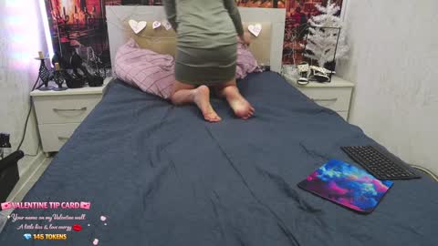 Snapshot of angelika_rouge chatting on February 4, 5:19 pm Angelika Rouge online show from February 4, 5:19 pm