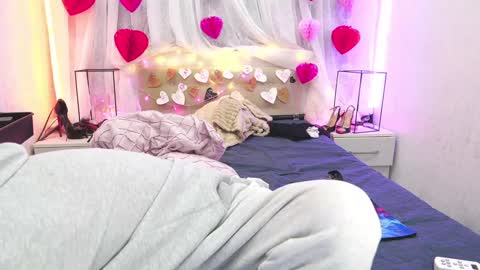 Snapshot of angelika_rouge chatting on February 25, 5:44 pm Angelika Rouge online show from February 25, 5:44 pm