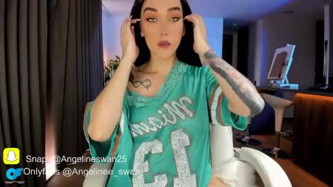 Snapshot of angeline_swan chatting on May 30, 6:27 pm Megan online show from May 30, 6:27 pm
