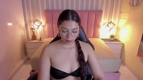 Snapshot of angelinemore chatting on March 7, 7:33 pm ANGELINE online show from March 7, 7:33 pm
