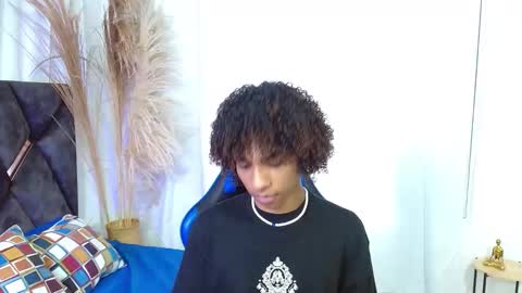 Angel online show from November 8, 8:40 pm