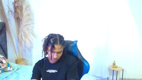 Angel online show from December 16, 8:25 pm