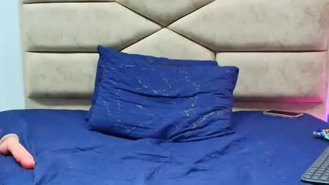angell_cooper online show from November 15, 3:08 pm