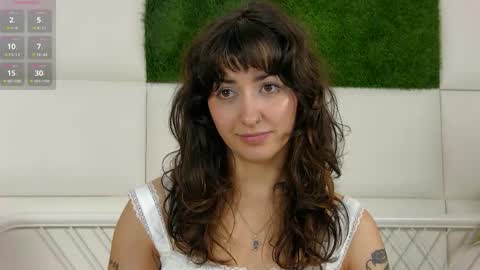 Snapshot of angellacox chatting on June 6, 6:29 am angellacox online show from June 6, 6:29 am