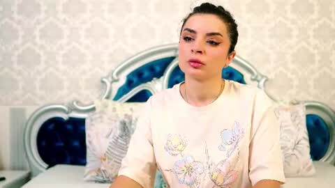 Snapshot of angelmarryy chatting on June 22, 5:04 am Natalia online show from June 22, 5:04 am