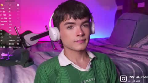 Angelo I work from home this is my room  online show from October 27, 3:21 am